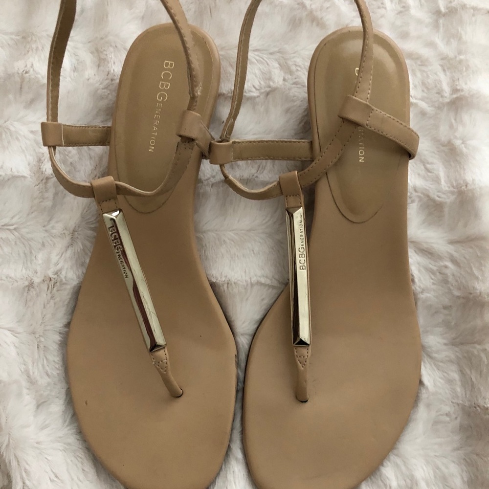 Women’s beige sandals